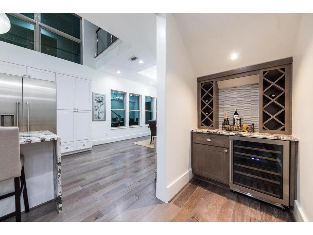 Custom Homes 1225 Welch 13